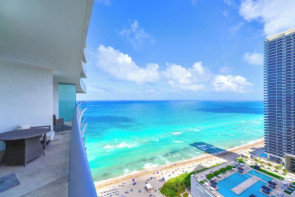 Appartamento Luxury, 2 camere da letto, vista spiaggia | Vista spiaggia/mare