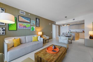 Luxury Apartment, 2 Bedrooms, Ocean View | Living area