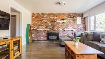 Smart TV, fireplace, offices