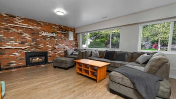 Smart TV, fireplace, offices