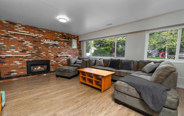 Smart TV, fireplace, offices