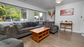 Smart TV, fireplace, offices