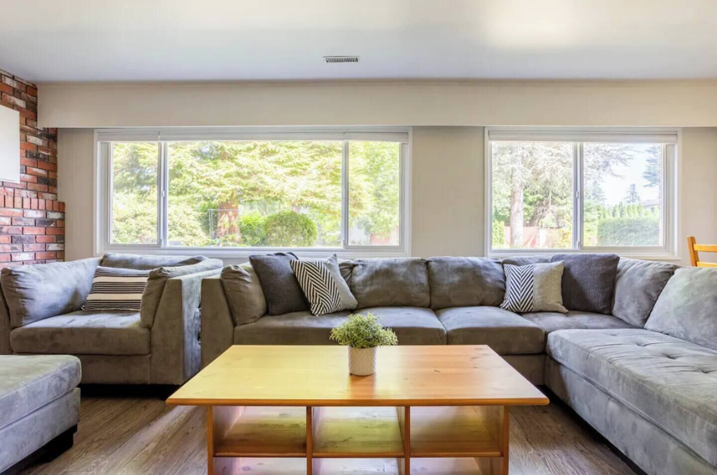 Smart TV, fireplace, offices