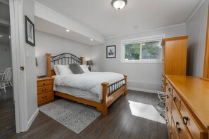 1 bedroom, desk, iron/ironing board, travel cot