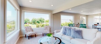 Renovated home with panoramic river view, patio & AC