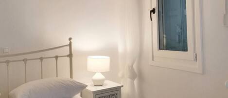 2 sovrum, strykjärn/strykbräda, wi-fi och sängkläder