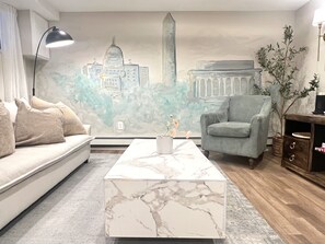 Smart TV, books - An oasis in Glover Park (Washington)
