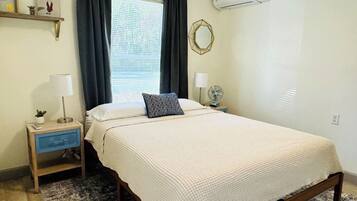 2 bedrooms, iron/ironing board, WiFi (free), bed sheets
