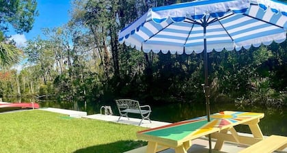 Retro Retreat-Waterfront/Kayaks for 5/Boatslip/bikes