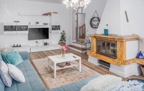 Smart TV, fireplace - Lovely home in Zbandaj (Zbandaj)