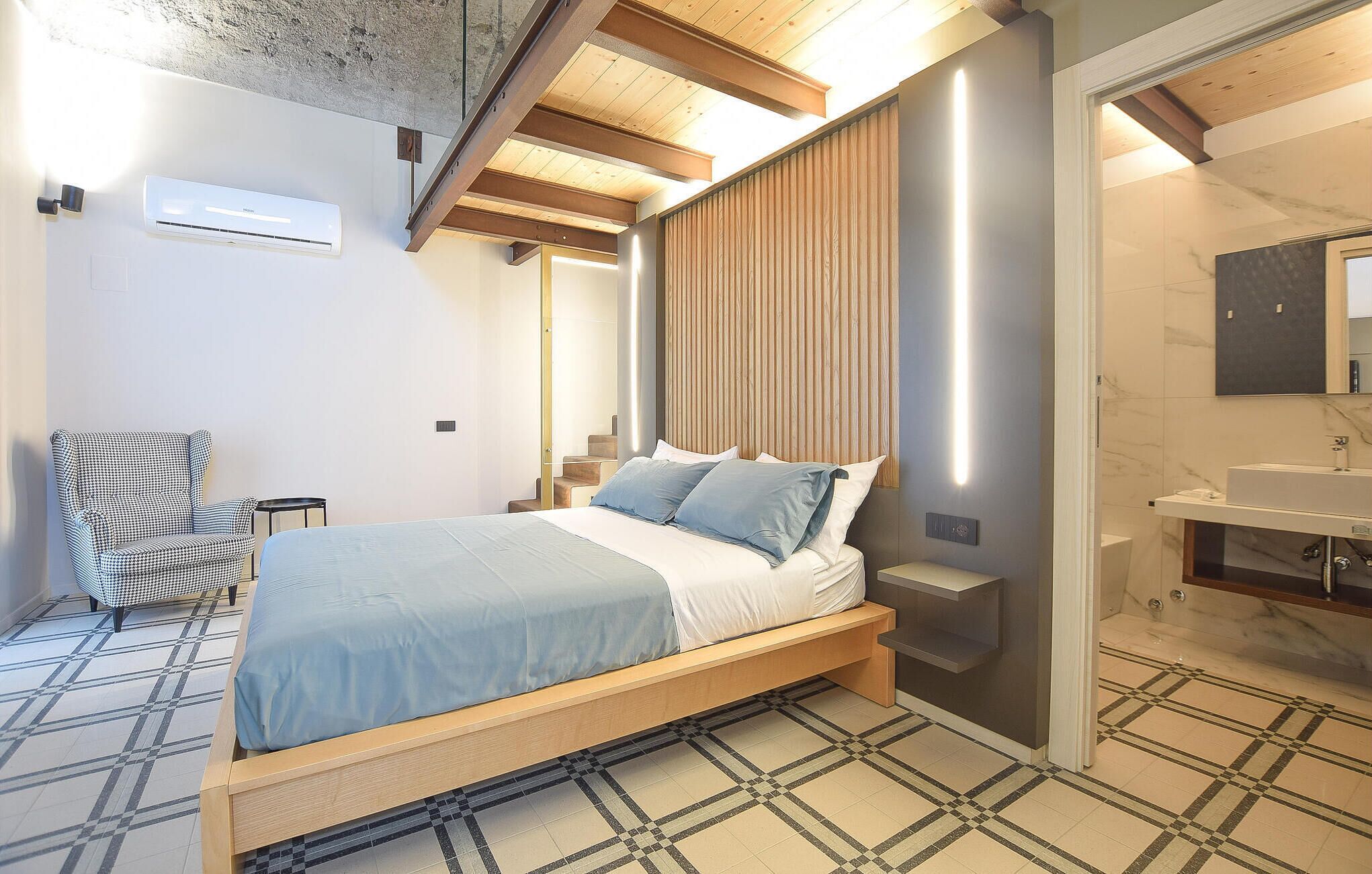 2 bedrooms, travel crib, free WiFi