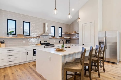 The Sand Hollow Retreat #h8 7 Bedroom Home