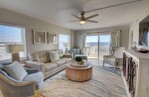 Leilighet, 2 soverom | Oppholdsområde | DVD-spiller