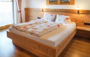 3 Schlafzimmer, Reisekinderbett, kostenloses WLAN
