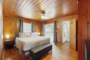 2 bedrooms, iron/ironing board, Internet, bed sheets