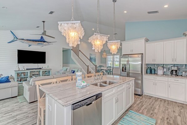Private kitchen - 307 65th Street managed by Beach Retreats (Holmes Beach)