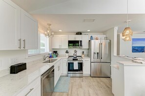 Casa, 2 quartos | Cozinha privada | Geladeira, fogão, cafeteira/chaleira, torradeira