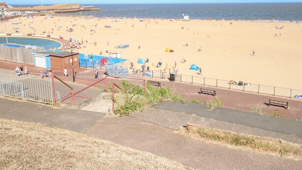 Unclassified image, 1 of 38, button - Seaside House (Great Yarmouth)