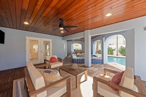 Maison, 4 chambres | Coin séjour