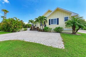 Townhome, 4 Bedrooms | Exterior - Starfish Isle managed by Beach Retreats (Holmes Beach)