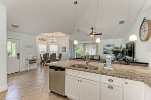 Townhome, 4 Bedrooms | Private kitchen | Fridge, oven, coffee/tea maker, toaster - Starfish Isle managed by Beach Retreats (Holmes Beach)