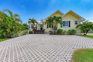 Townhome, 4 Bedrooms | Exterior - Starfish Isle managed by Beach Retreats (Holmes Beach)