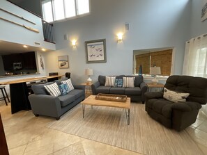 Villa, 4 habitaciones | Área de sala de estar