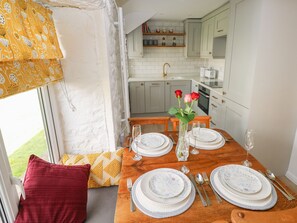 Dining - Primrose Cottage (Tenby)