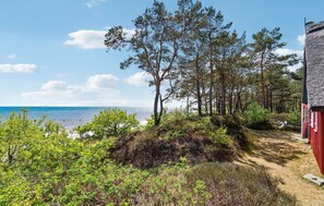 المنطقة المحيطة بالمنشأة