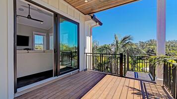 House, 5 Bedrooms | Property grounds