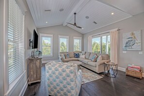 ハウス 5 ベッドルーム | リビング エリア