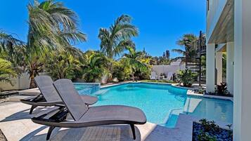 Casa, 5 habitaciones | Alberca | Alberca al aire libre y alberca climatizada