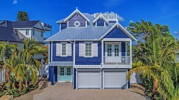 House, 4 Bedrooms | Exterior
