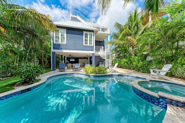 House, 4 Bedrooms | Pool | Outdoor pool, a heated pool