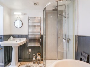 Cottage | Bathroom