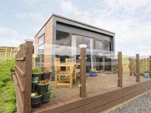 Outdoor dining - Balvicar Beag (Oban)