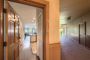 Condo, 2 habitaciones | Interior