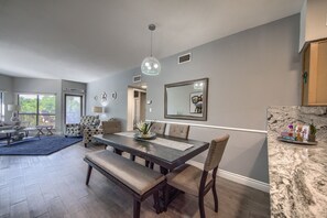 Condo, 2 habitaciones | Restaurantes