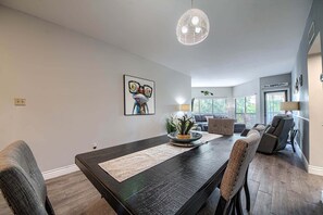 Condo, 2 habitaciones | Interior