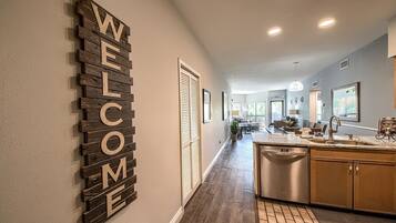 Condo, 2 Bedrooms | Interior