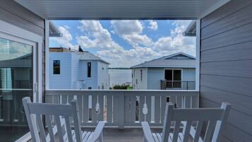 House, 6 Bedrooms | Property grounds