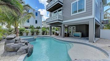 House, 6 Bedrooms | BBQ/picnic Area