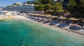 Beach - S1-spacious Studio With the sea View & use of Pool (Podstrana)
