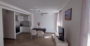 Studio, 1 Queen Bed | Dining - S1-spacious Studio With the sea View & use of Pool (Podstrana)