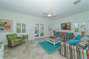 Maison, 4 chambres | Coin séjour