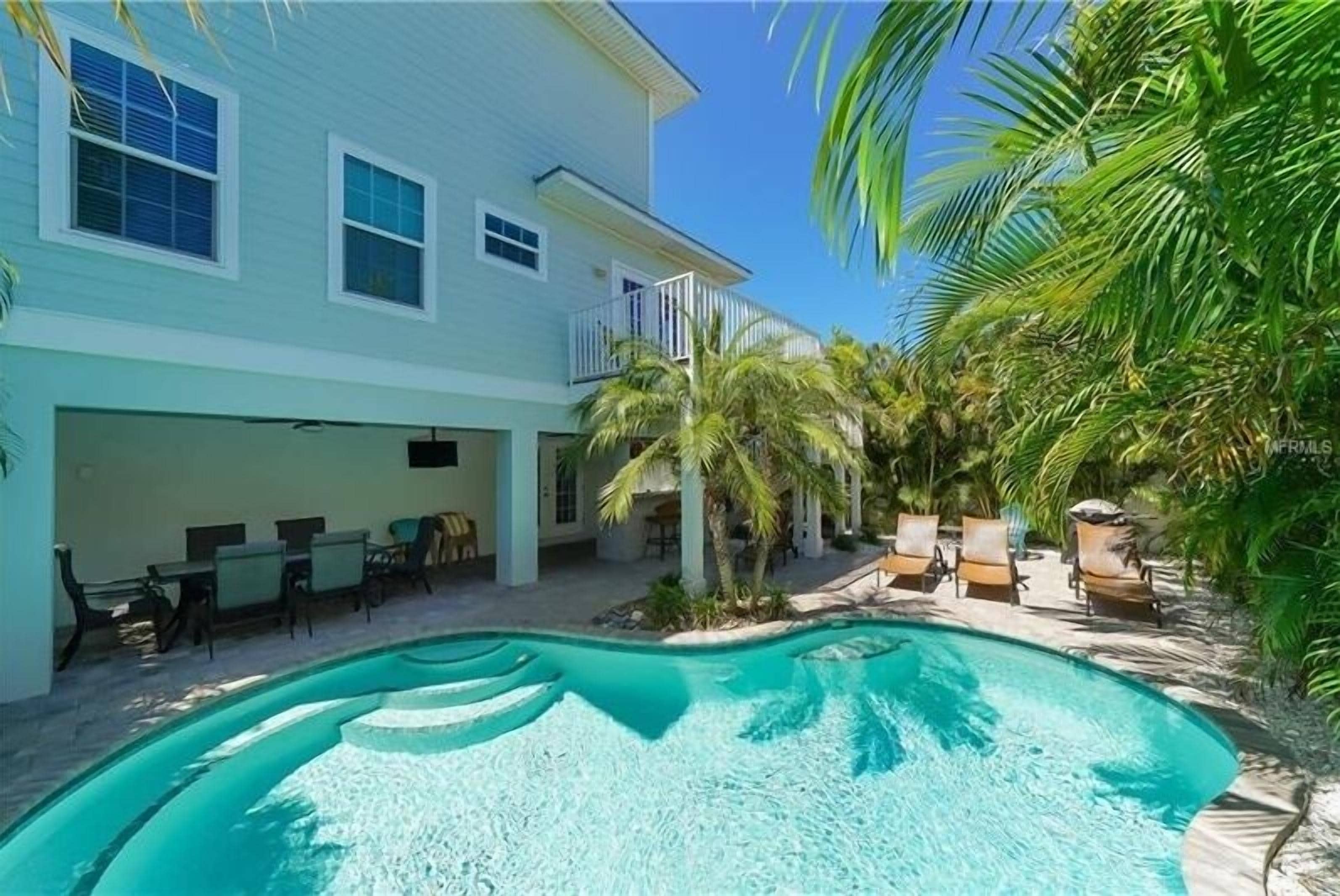 House, 4 Bedrooms | Pool