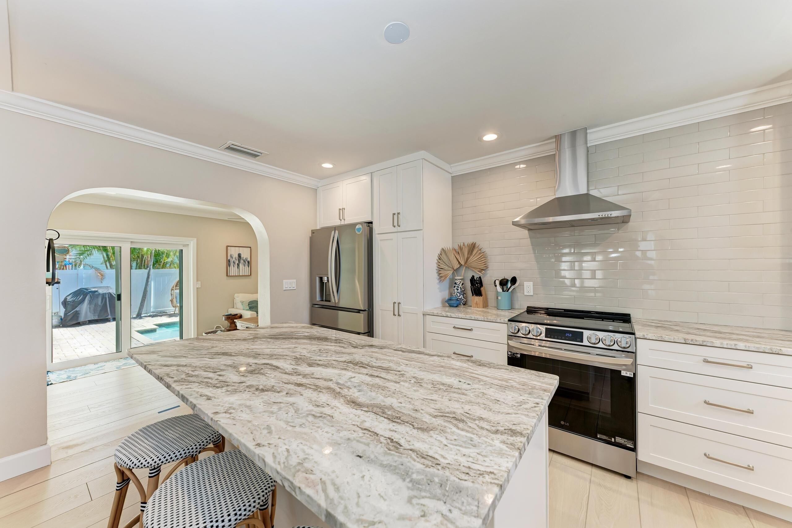 House, 2 Bedrooms | Private kitchen | Fridge, oven, coffee/tea maker, toaster