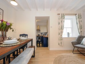 Dining - Carvannel Cottages (Camborne)
