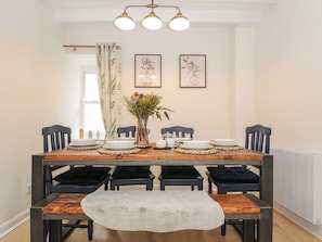 Dining - Carvannel Cottages (Camborne)
