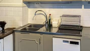 Refrigerador, horno, parrilla de estufa y lavavajillas